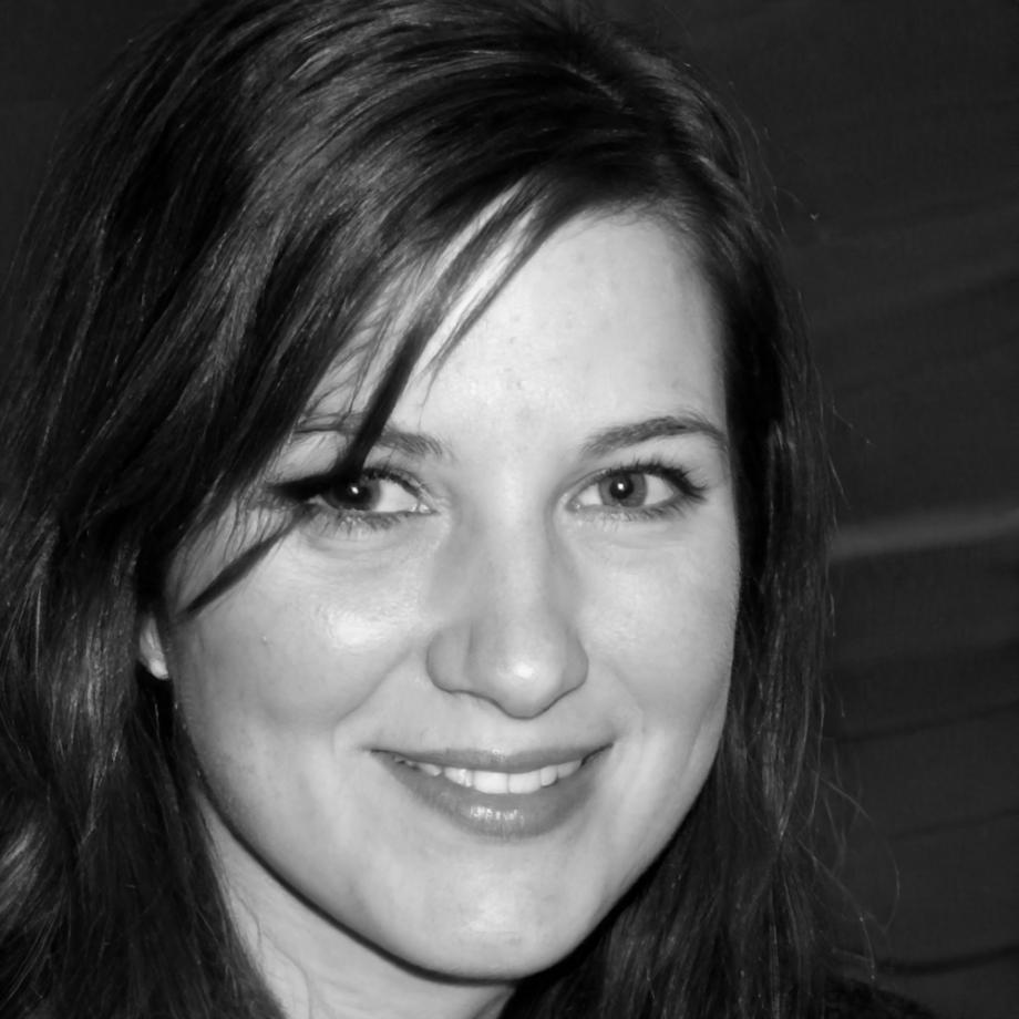 Sara Martinelli, istruttrice di yoga dolce e meditazione per principianti